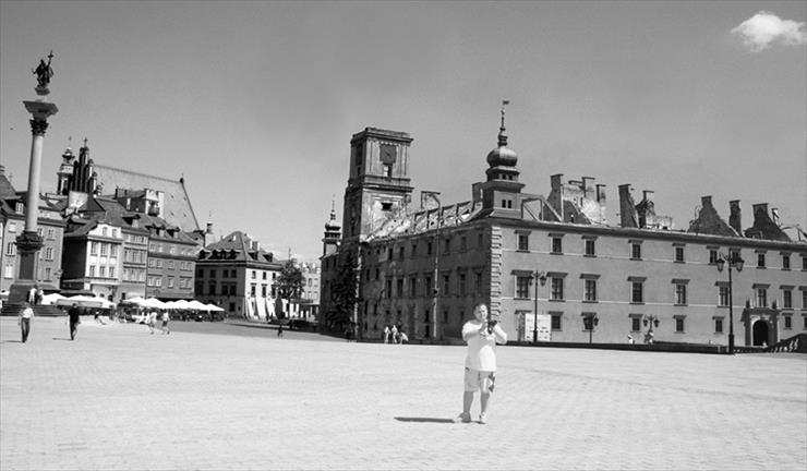 archiwalne fotografie II wojna światowa - Powstanie w Warszawie Zamek Królewski 1039r.jpg