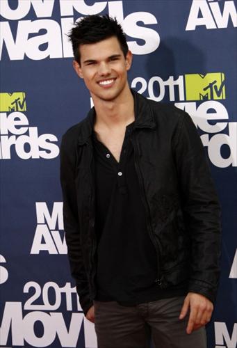 MTV Movie Awards 2011 - Taylor-Lautner1-410x600.jpg