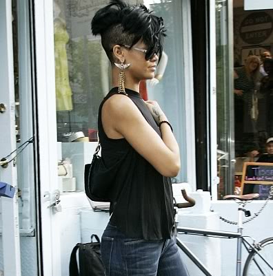 Rihanna - Rihanna51.jpg