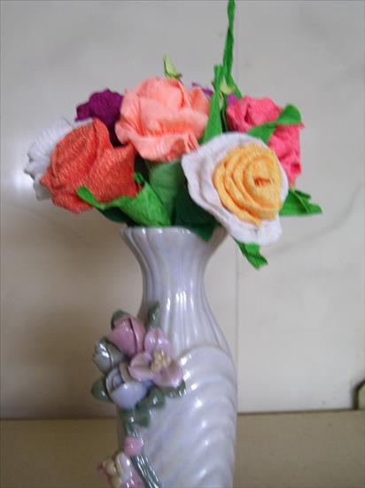 Kwiaty z krepiny-prywatne dzieło - 100_2503.JPG