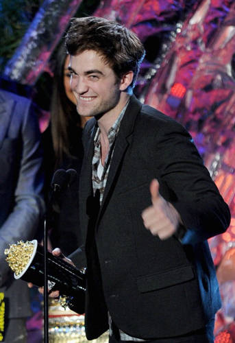 MTV Movie Awards 2011 - robert-pattinson-pic-2011-mtv-awards.jpg