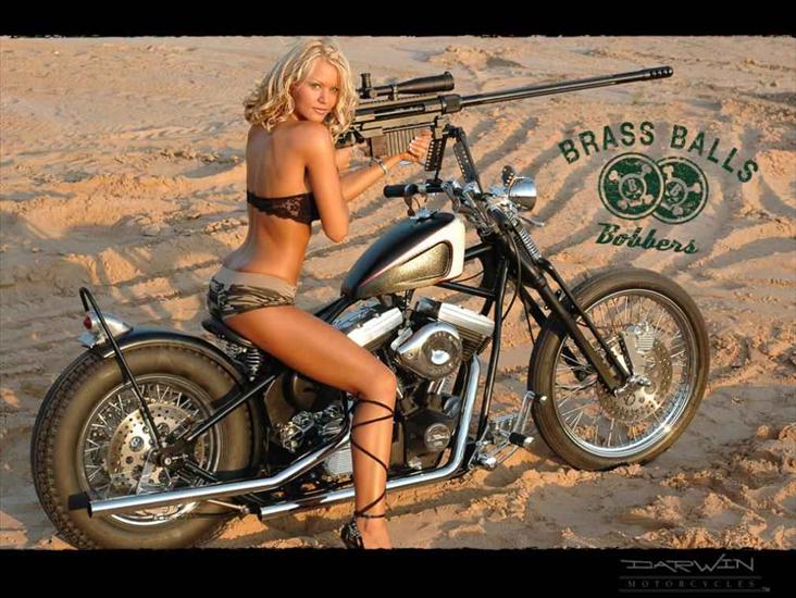 Motocykle, dziewczyny i dziewczyny na motorach - wallpaper-military-girl-motorbike-1.jpg