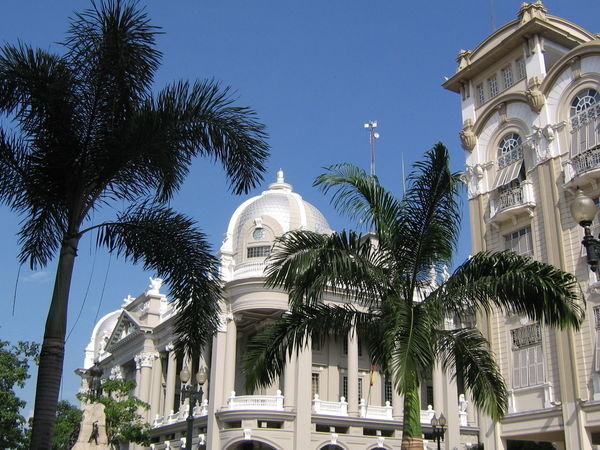 EKWADOR   ZDJECIA - Pretty-buildings-in-Guayaquil-0.jpg