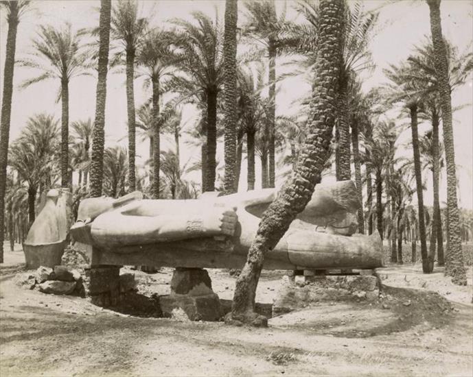 Egypt, Palestine and Jerusalem 1870-1900 - Statue de Memphis a Sakkara.jpeg