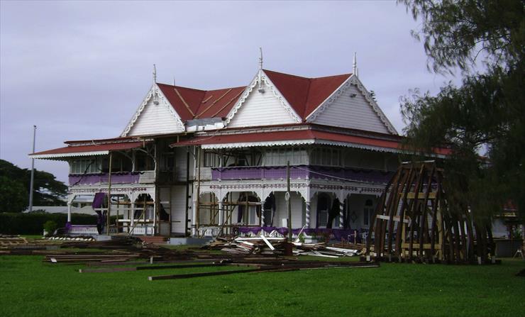 Tonga - Towerless_royal_palace.jpg