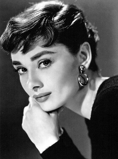 Audrey Hepburn - getpic87.jpg