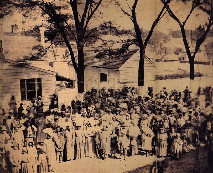 Usa 1850-1954 - 1862  Slaves of plantation J.J. Smith, South Carolin...claves de la plantation J.J. Smith, Caroline du Sud.jpg