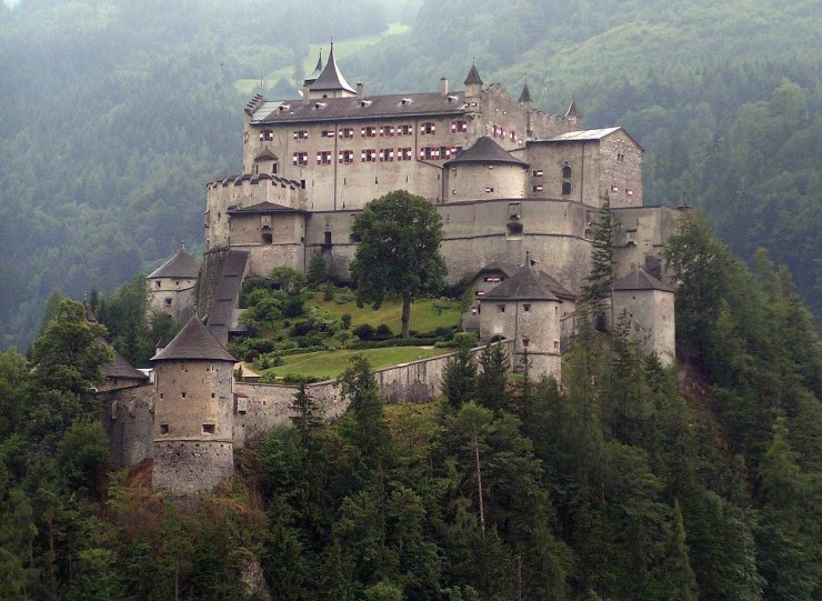 zamki i pałace - Austria - zamek Hohenwerfen.jpg